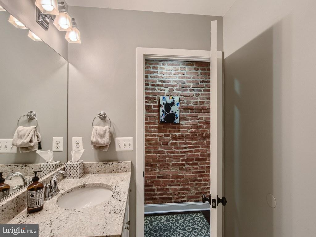 2928 Keswick Road Baltimore, MD 21211 - Photo 21 of 29 2nd full bath off upper hallway