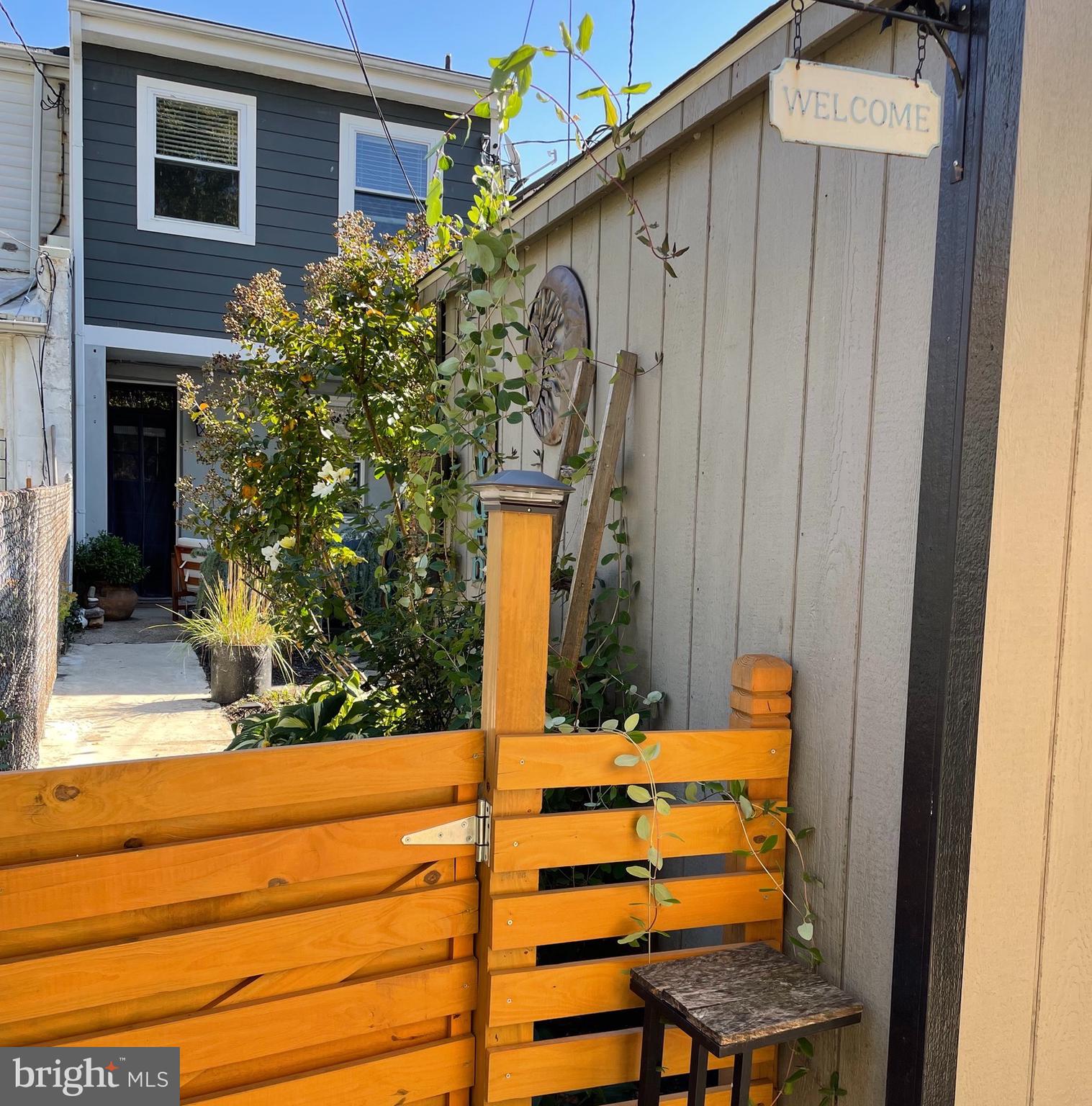 2928 Keswick Road Baltimore, MD 21211 - Photo 22 of 29 Entrance to yard from parking area