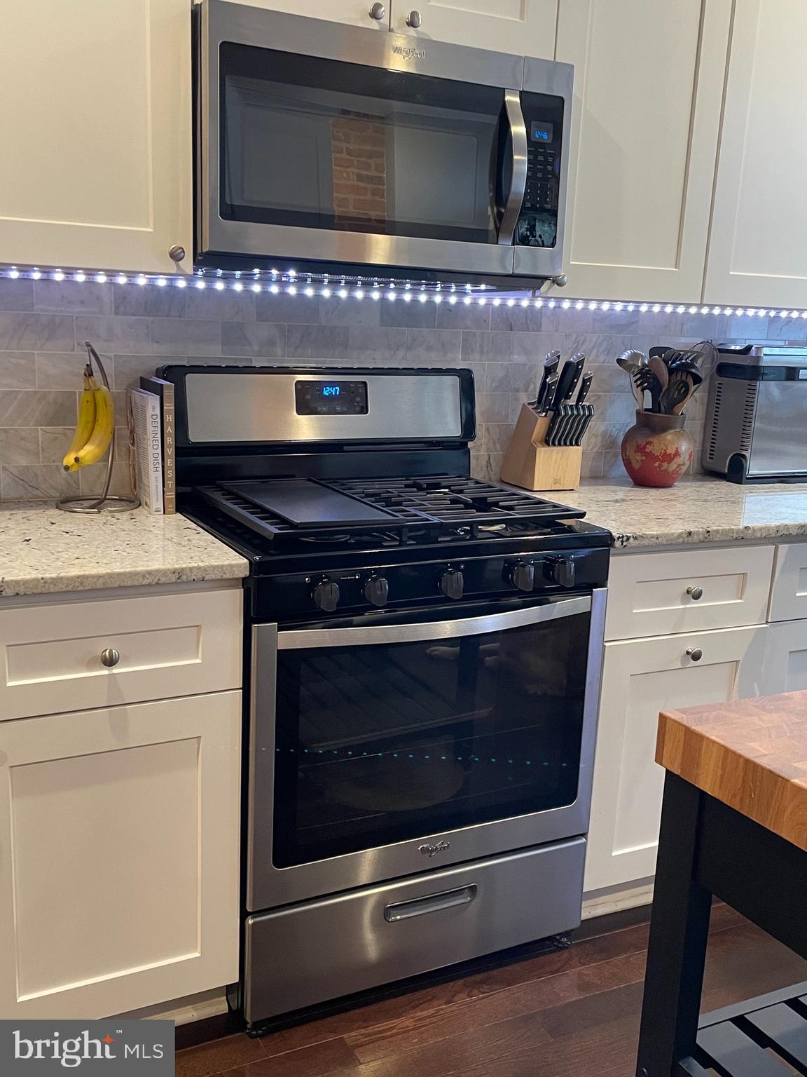 2928 Keswick Road Baltimore, MD 21211 - Photo 28 of 29 Gas stove with microwave