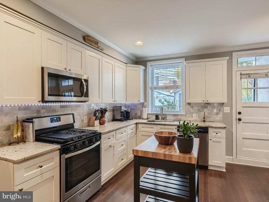 2928 Keswick Road Baltimore, MD 21211 - Photo 4 of 29 Kitchen with lots of cupboard space