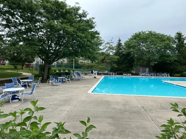 $515,000 | 89 Violet Court, Whitehouse Station, NJ 08889