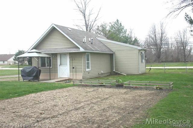 51480 Fairchild Road New Baltimore, MI 48051 - Photo 2 of 19 31189682-19.jpg