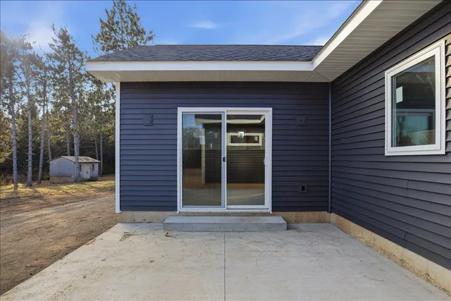 $600,000 | 1422 Creekwood Drive, New Richmond, WI 54017