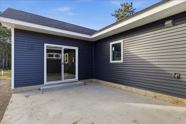 $600,000 | 1422 Creekwood Drive, New Richmond, WI 54017