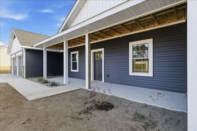 $600,000 | 1422 Creekwood Drive, New Richmond, WI 54017