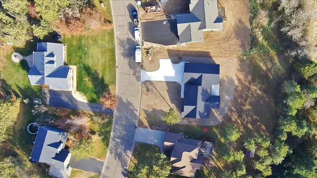 $600,000 | 1422 Creekwood Drive, New Richmond, WI 54017