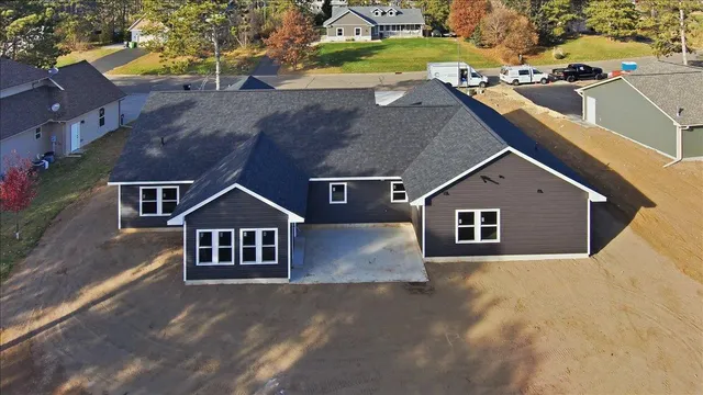 $600,000 | 1422 Creekwood Drive, New Richmond, WI 54017