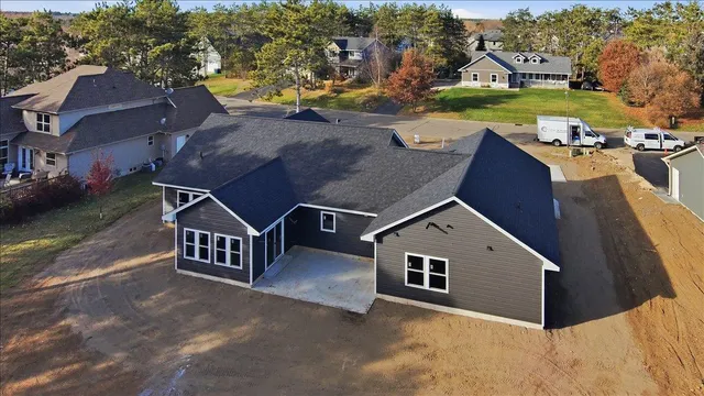 $600,000 | 1422 Creekwood Drive, New Richmond, WI 54017