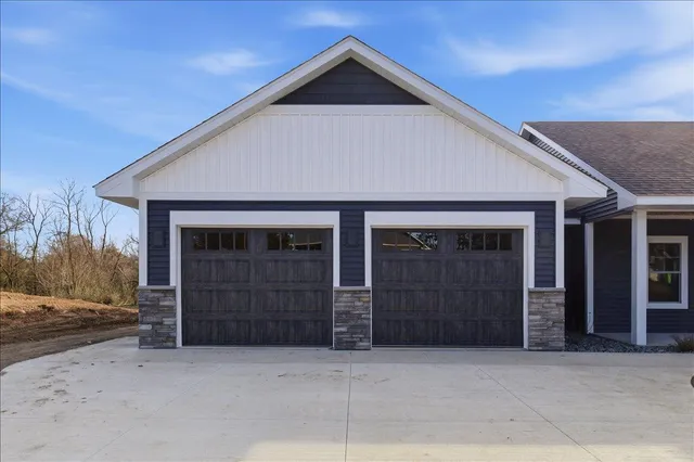 $600,000 | 1422 Creekwood Drive, New Richmond, WI 54017