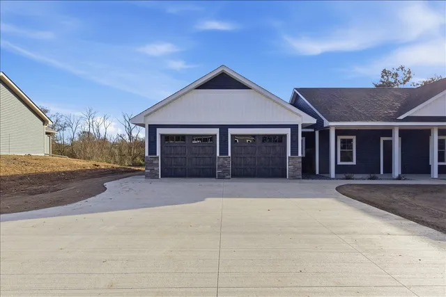 $600,000 | 1422 Creekwood Drive, New Richmond, WI 54017