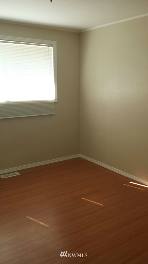 11207 Southeast 181st Street Renton, WA 98055 - Photo 14 of 23