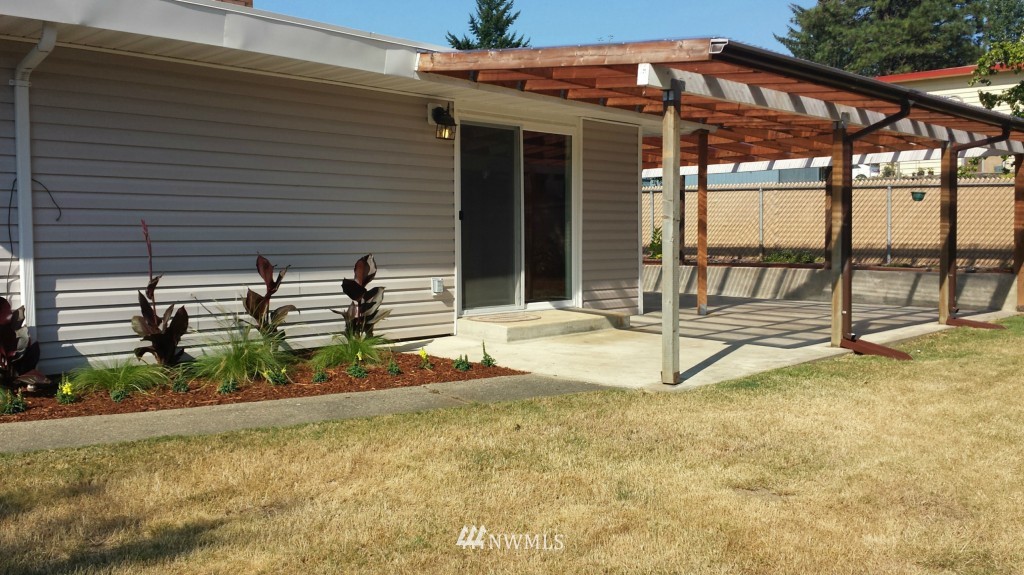 11207 Southeast 181st Street Renton, WA 98055 - Photo 4 of 23