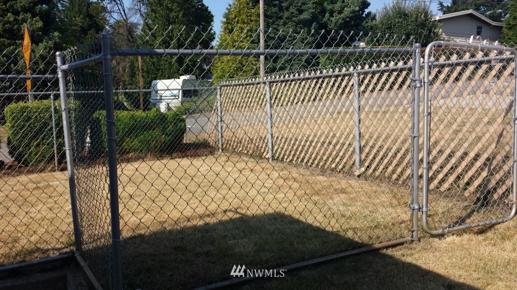 11207 Southeast 181st Street Renton, WA 98055 - Photo 7 of 23