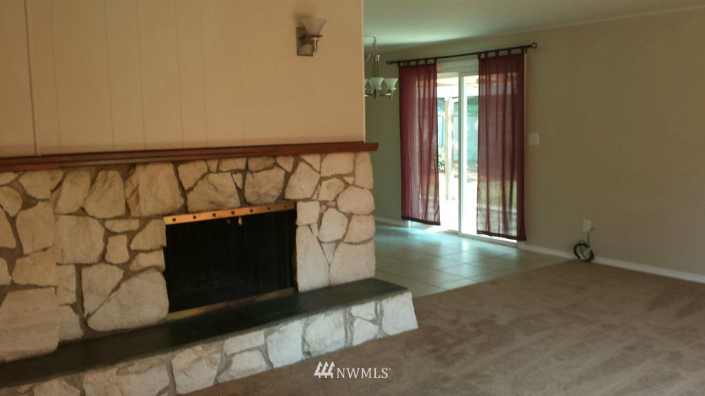 11207 Southeast 181st Street Renton, WA 98055 - Photo 8 of 23