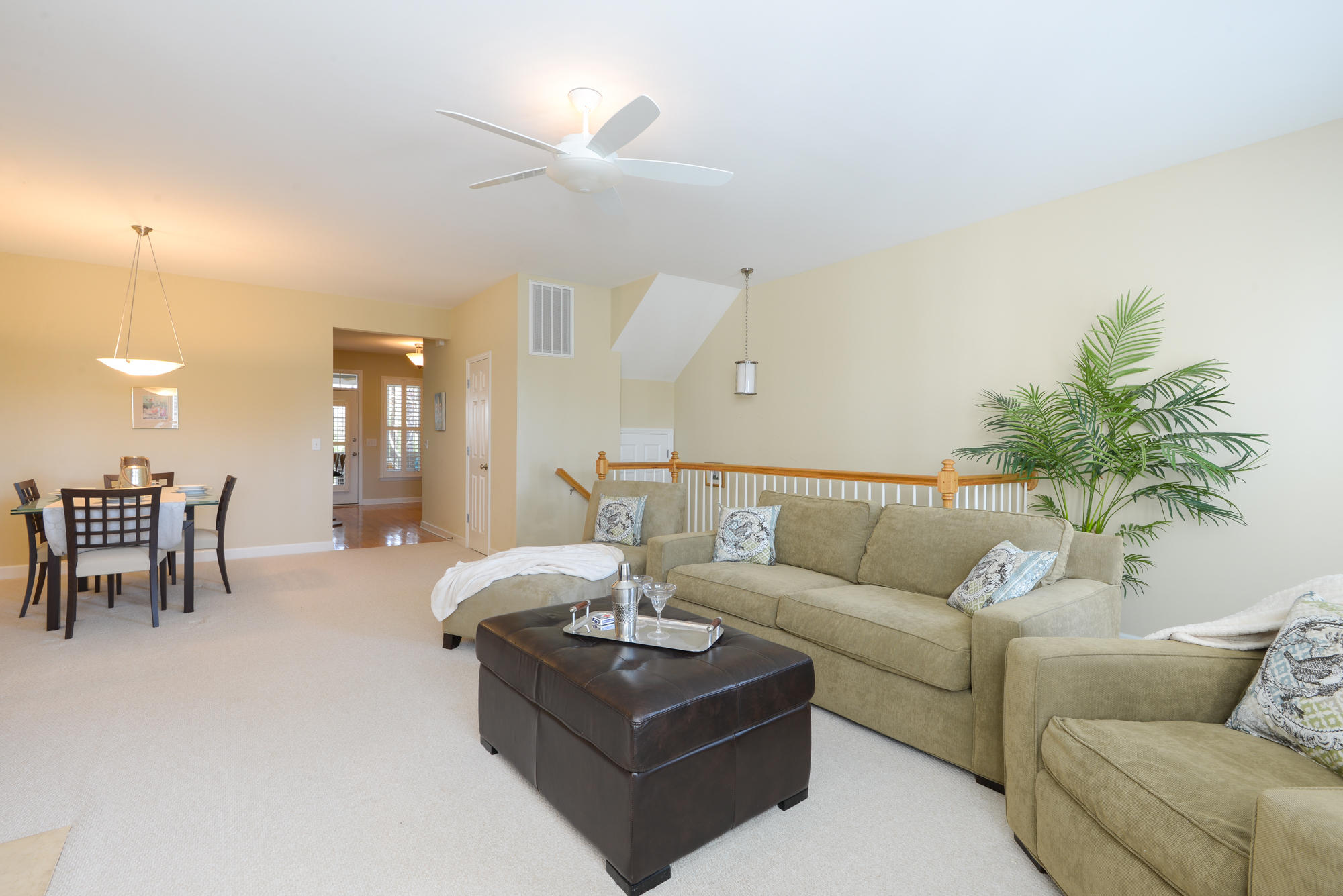 112 Fair Sailing Road Mount Pleasant, SC 29466 - Photo 4 of 19 Living Room Dining Room Combo