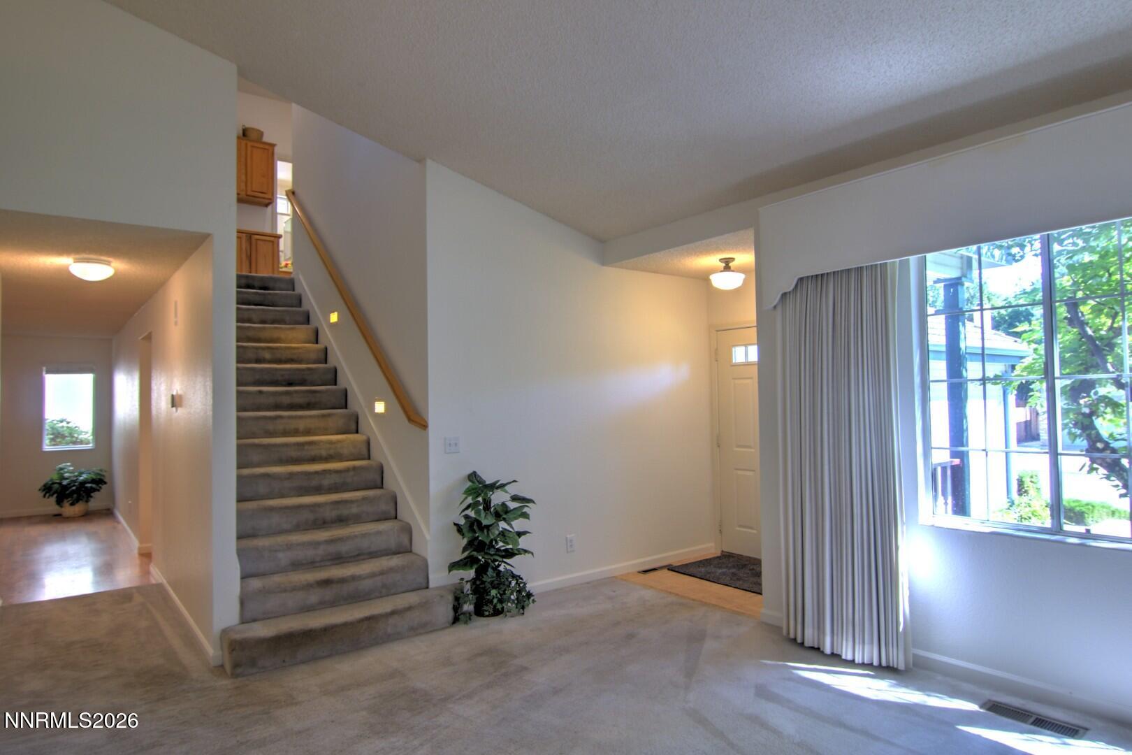 995 Leah Circle Reno, NV 89511 - Photo 8 of 58 IMG_6369_70_71_72_73