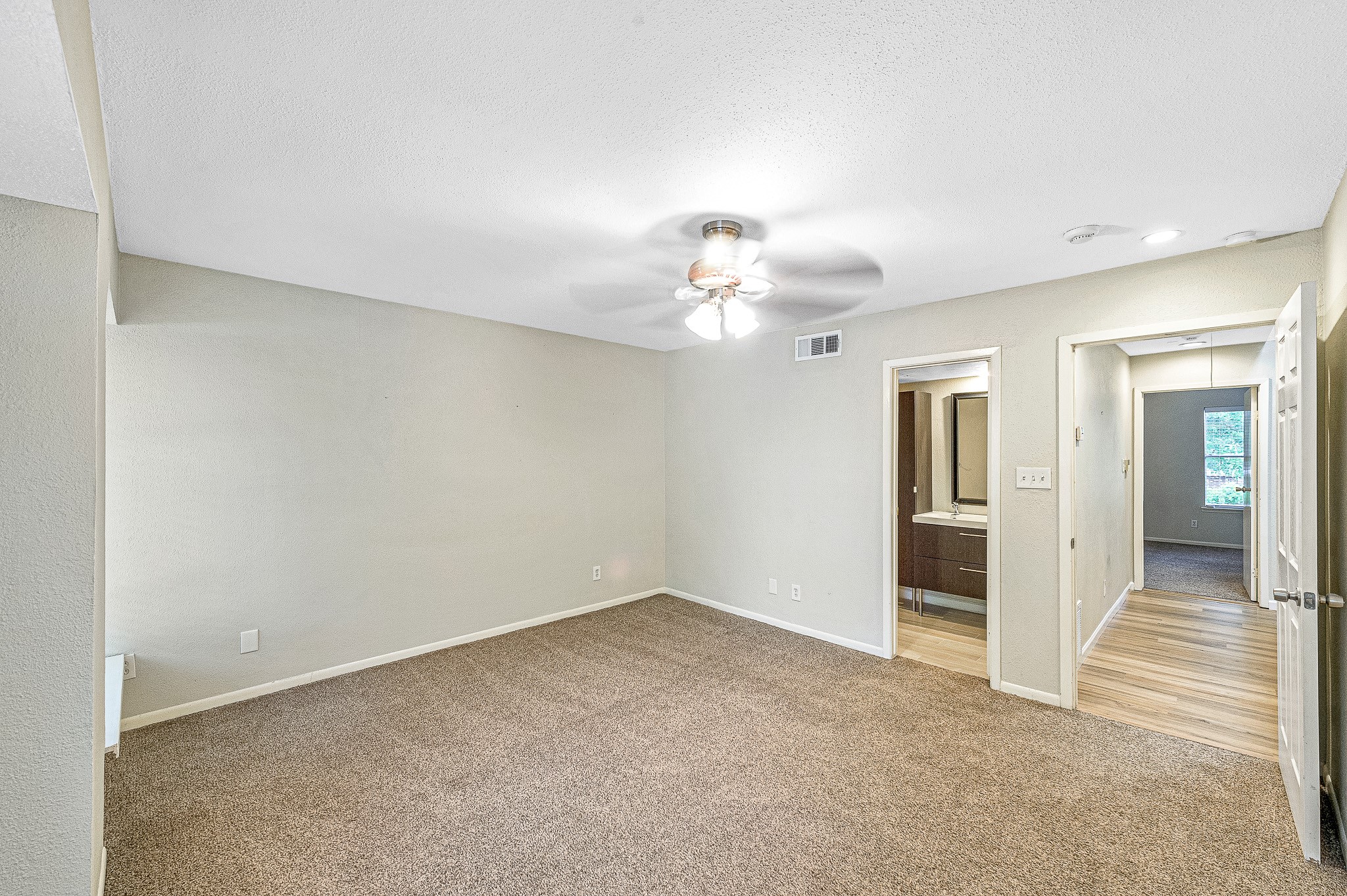 1500 Sandy Springs Road, Unit 35 Houston, TX 77042 - Photo 17 of 26