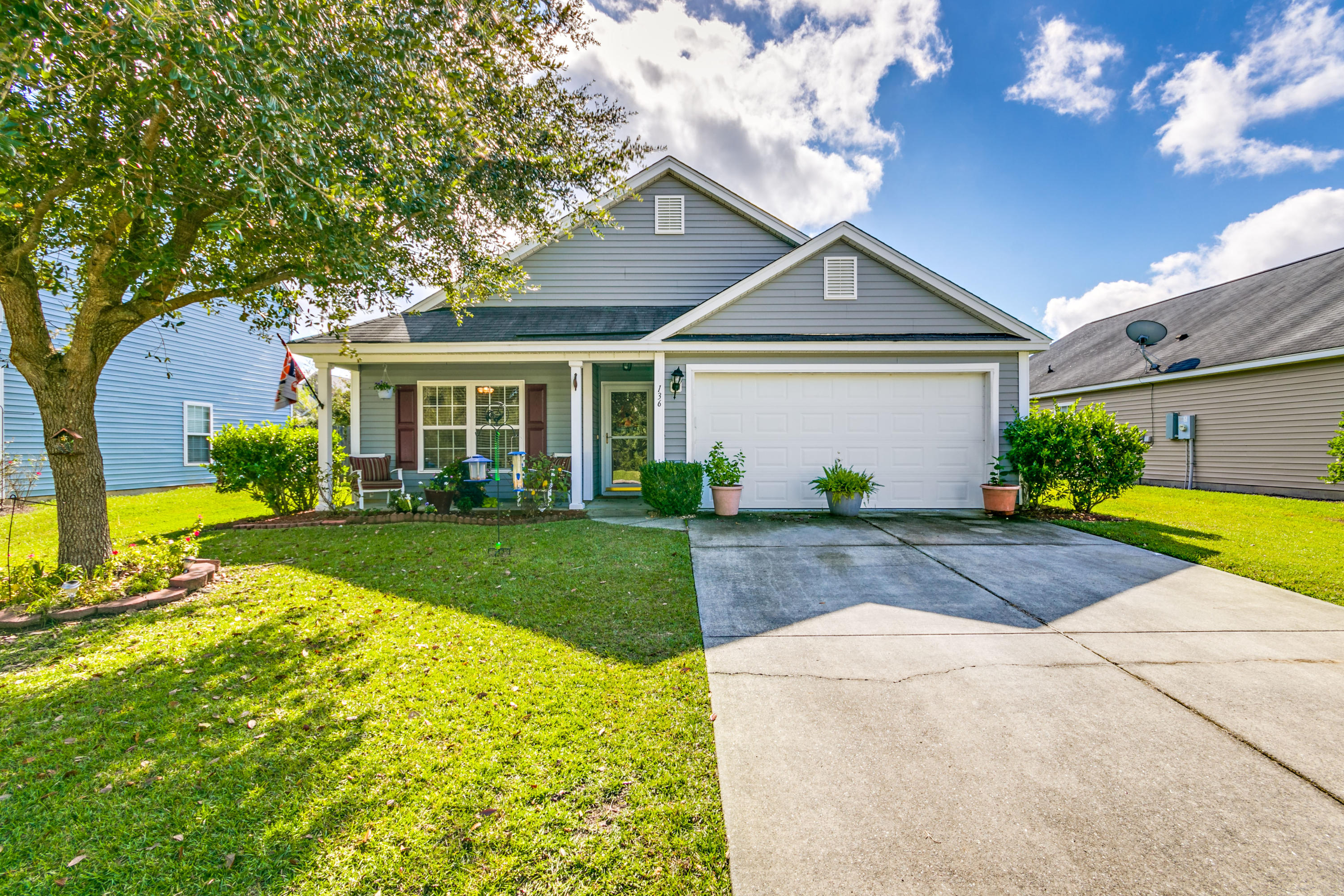 136 Malibu Road Summerville, SC 29483 - Photo 1 of 24 1