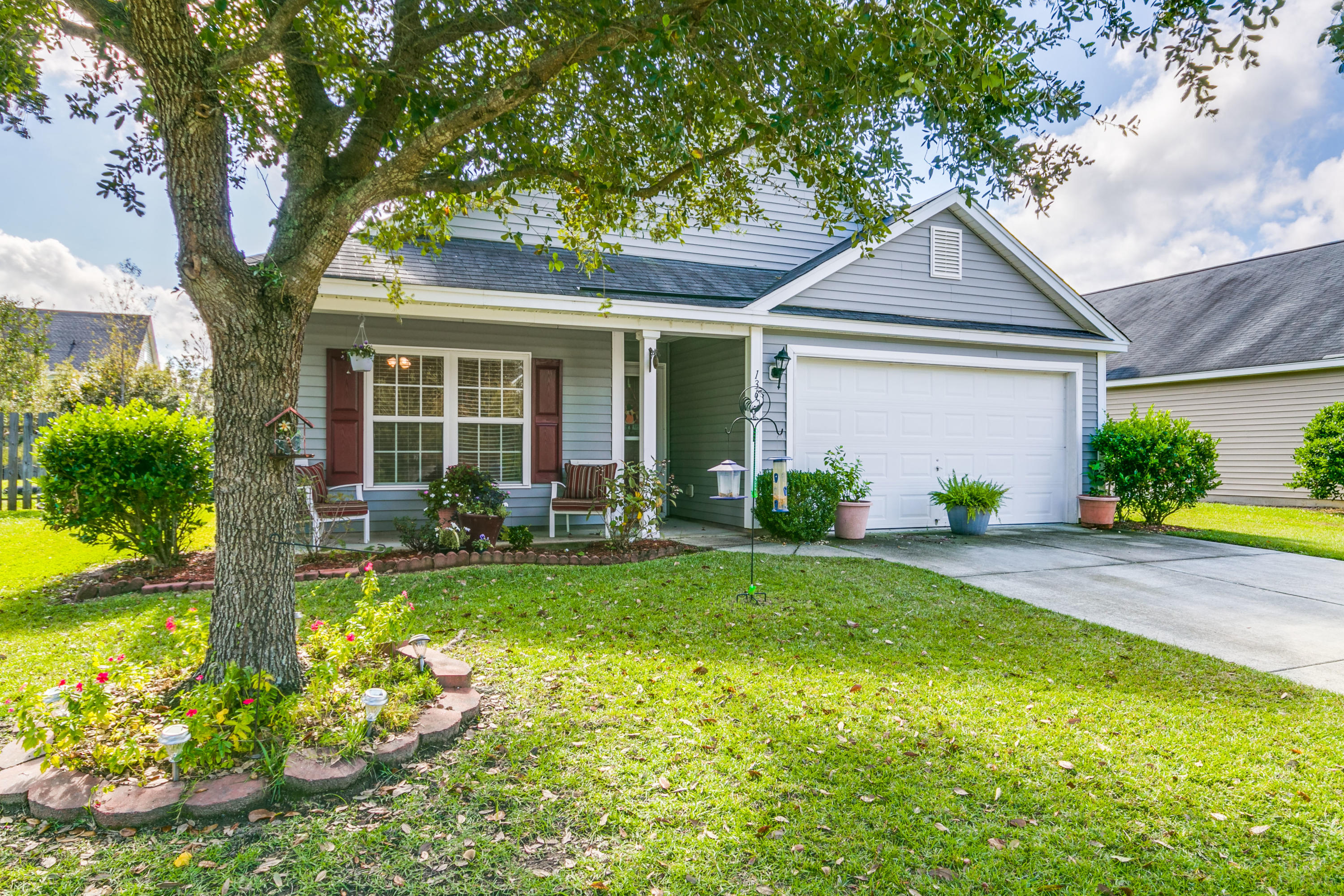 136 Malibu Road Summerville, SC 29483 - Photo 2 of 24 3
