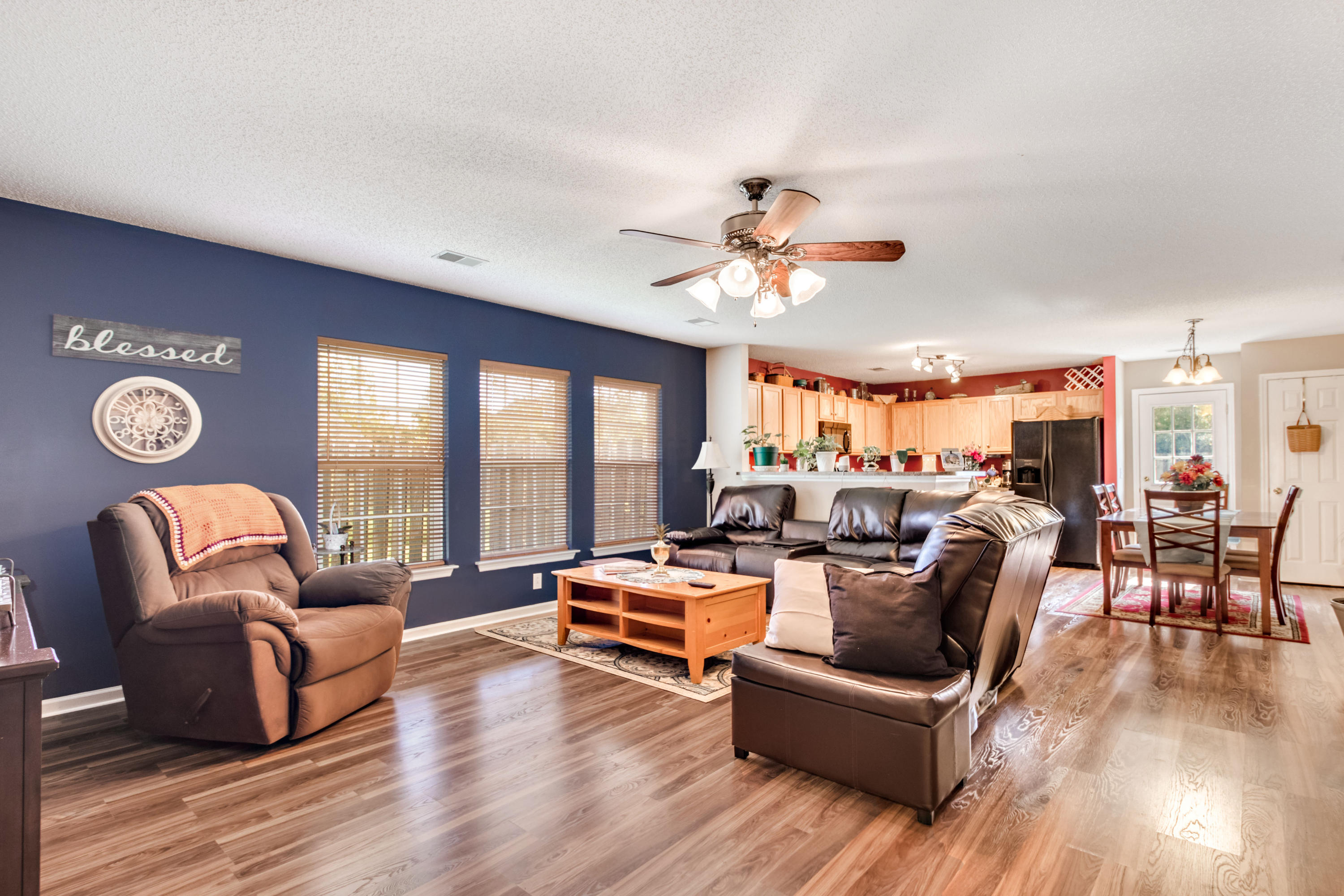 136 Malibu Road Summerville, SC 29483 - Photo 6 of 24 8