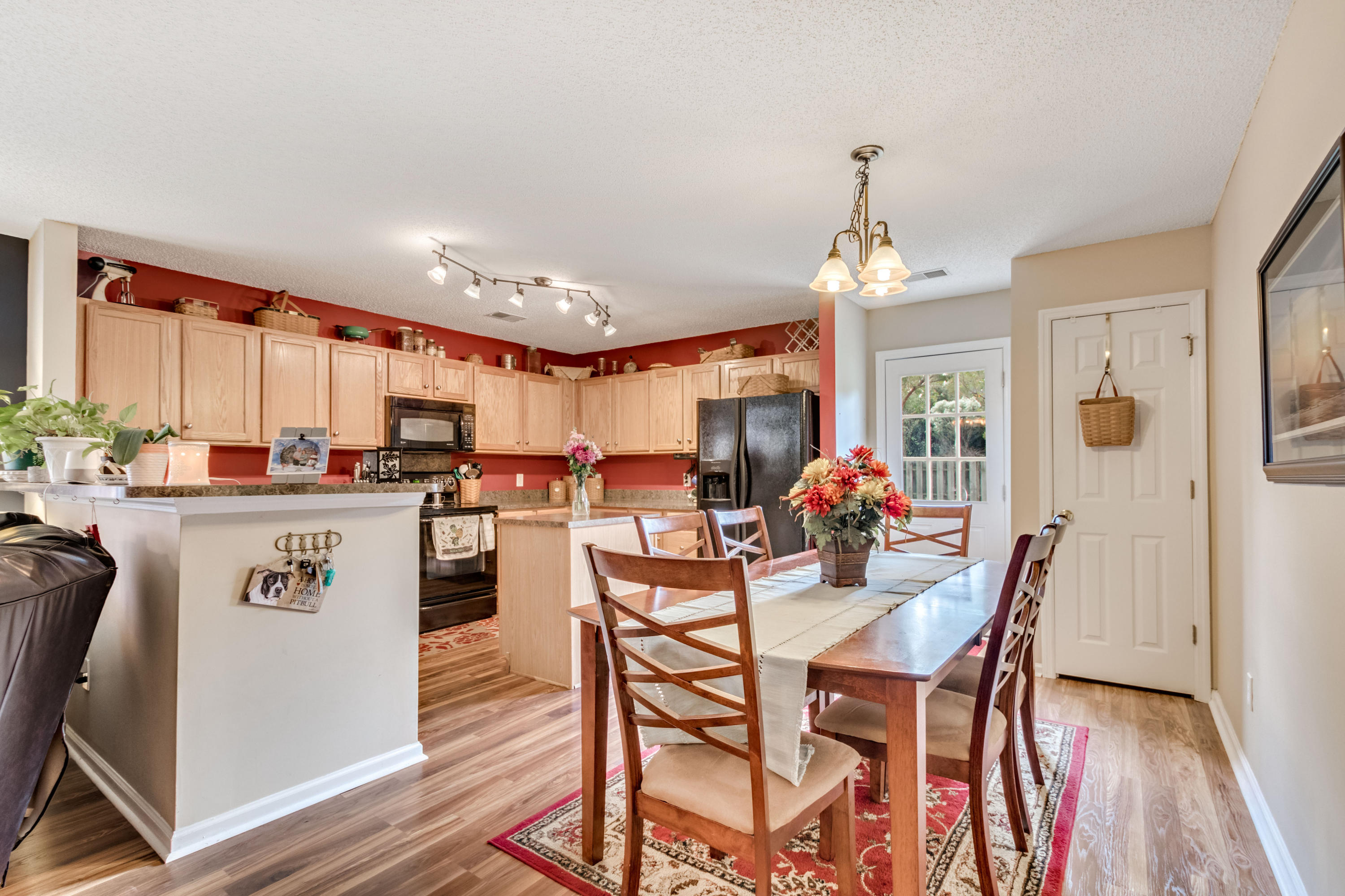 136 Malibu Road Summerville, SC 29483 - Photo 9 of 24 11