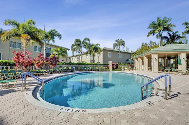 $430,000 | 7967 Exeter Boulevard West, Unit 203, Fort Lauderdale, FL 33321