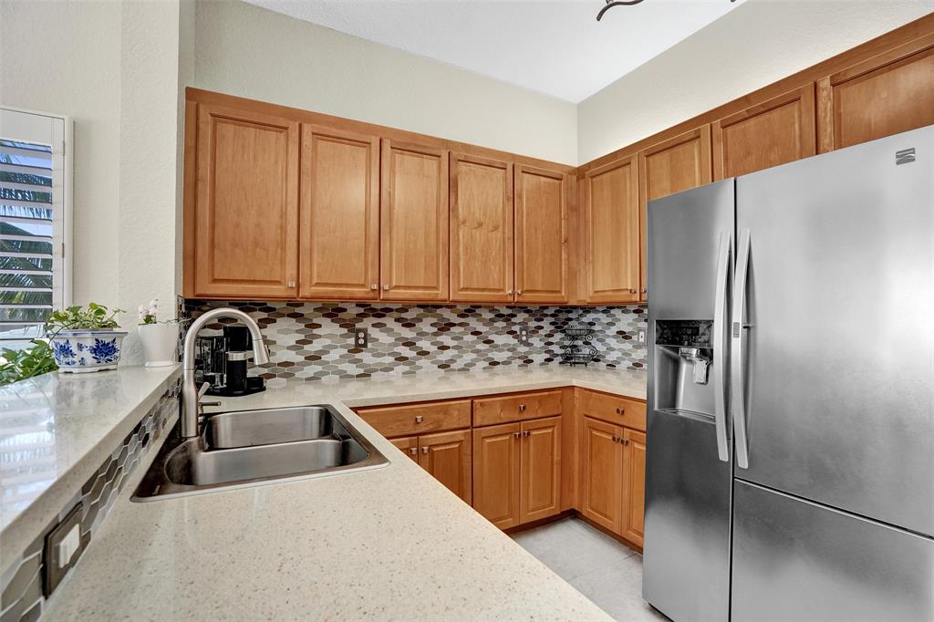 7967 Exeter Boulevard East, Unit 203 Tamarac, FL 33321 - Photo 9 of 42 *** THIS IS TRULY A CHEF'S KITCHEN ! ***