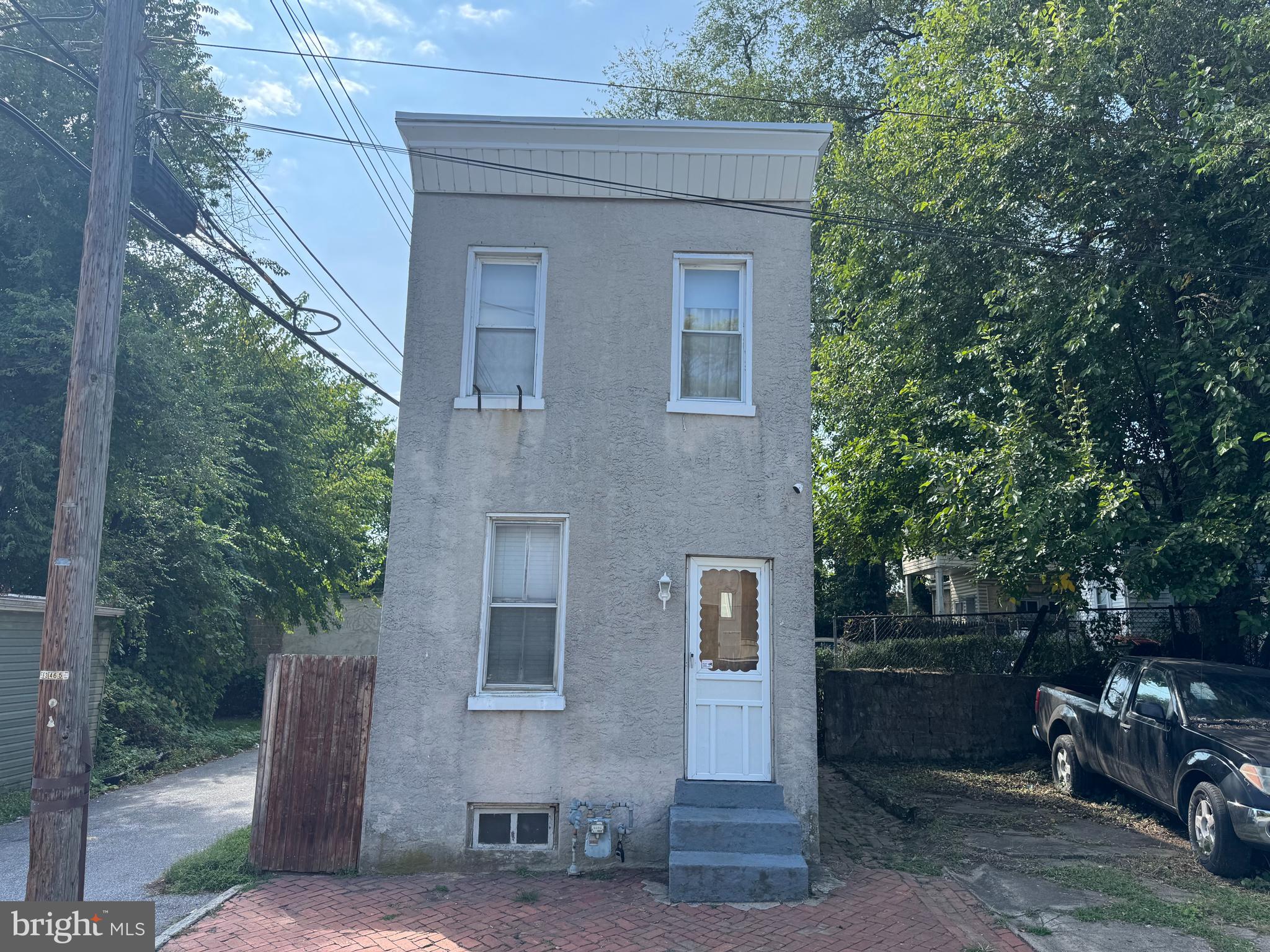 612 Butler Street Chester, PA 19013 - Photo 1 of 5 Gallery Image 1