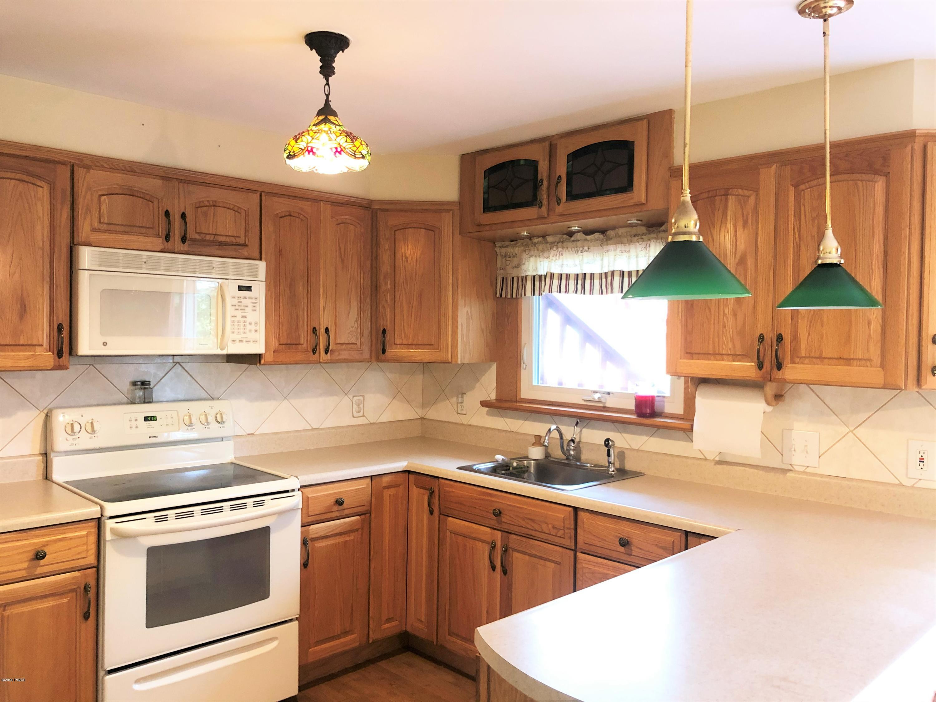 526 Rocky Run Road Hawley, PA 18428 - Photo 27 of 62 Eat-in-Kitchen