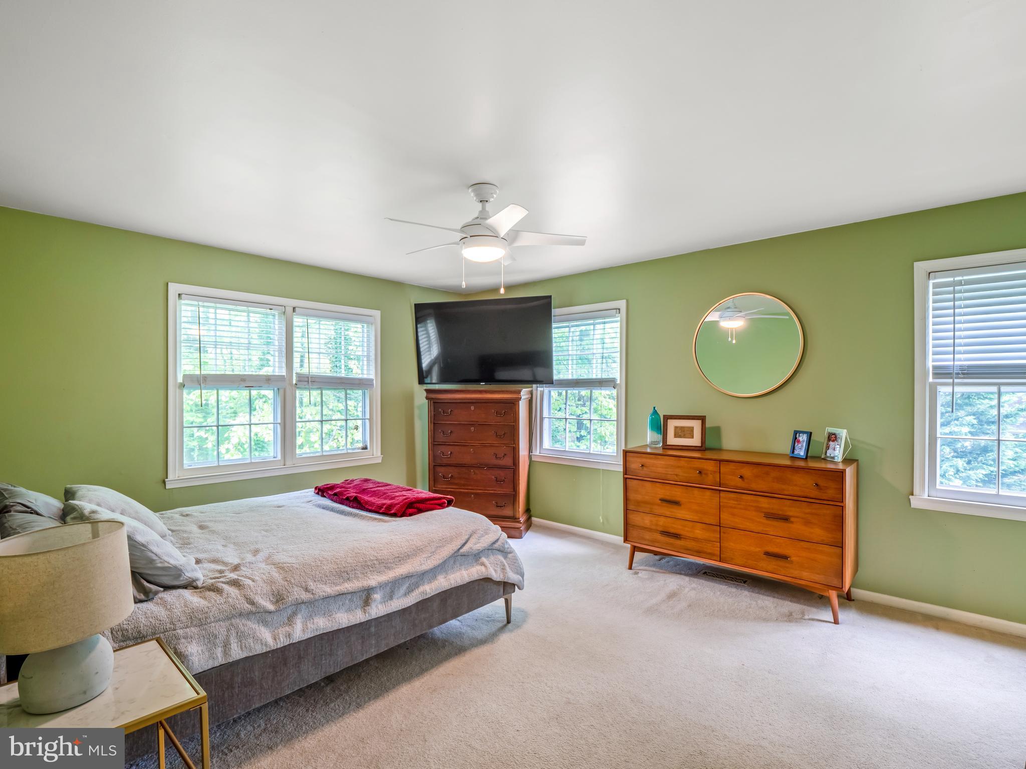 6396 Phillip Court Springfield, VA 22152 - Photo 5 of 30 Gallery Image 5
