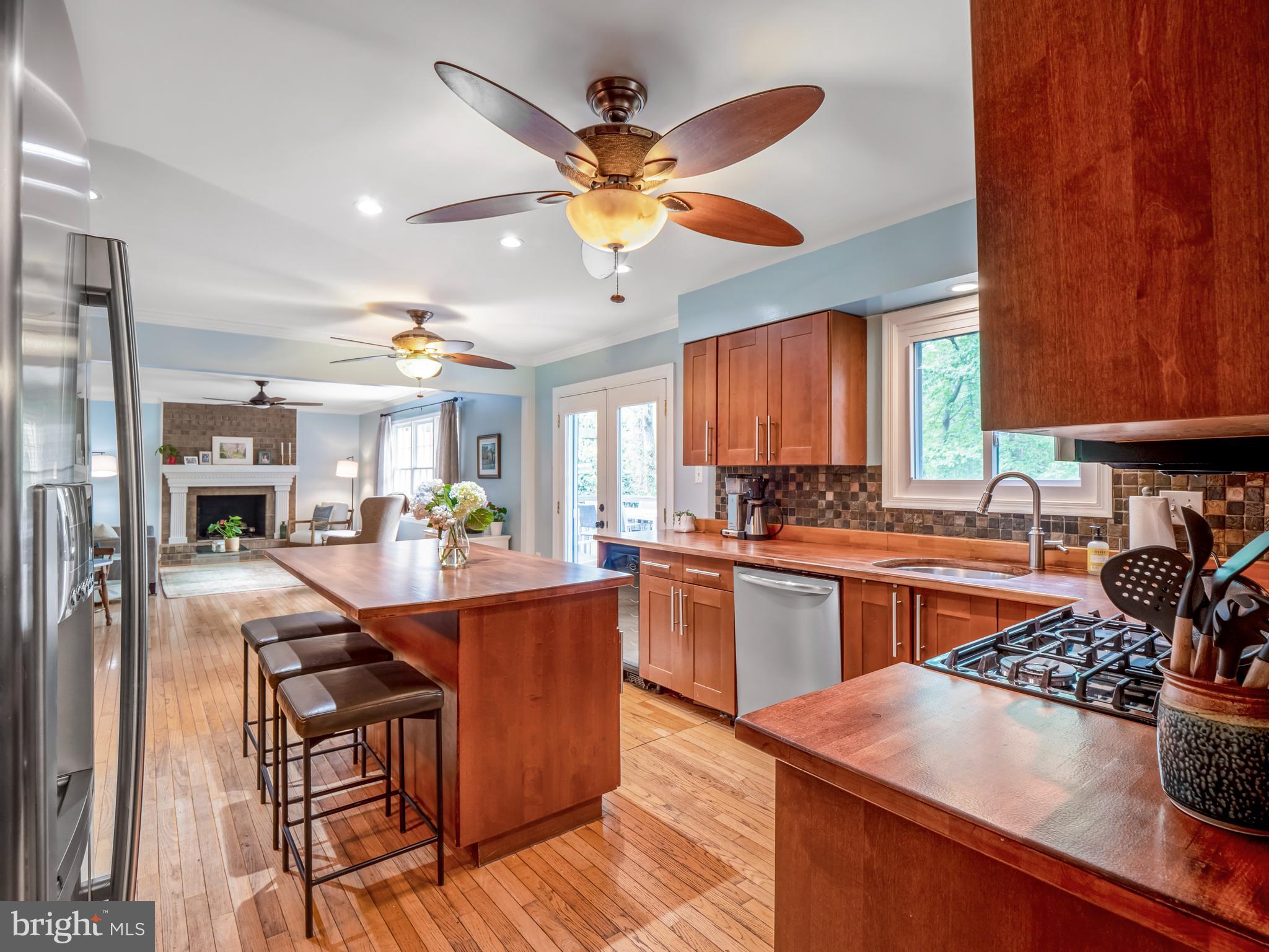 6396 Phillip Court Springfield, VA 22152 - Photo 10 of 30 Gallery Image 10