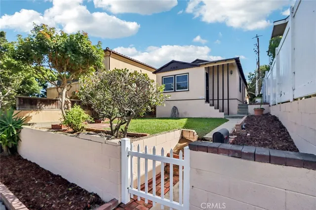 $1,595,000 | 532 Rosecrans Avenue, Manhattan Beach, CA 90266