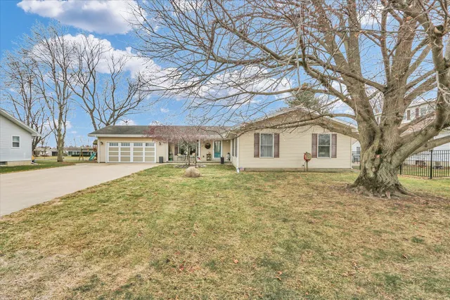 $350,000 | 703 East Washington Street, Tolono, IL 61880