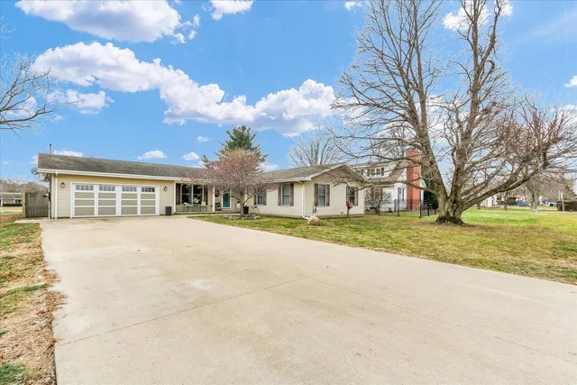 a front view of house with yard