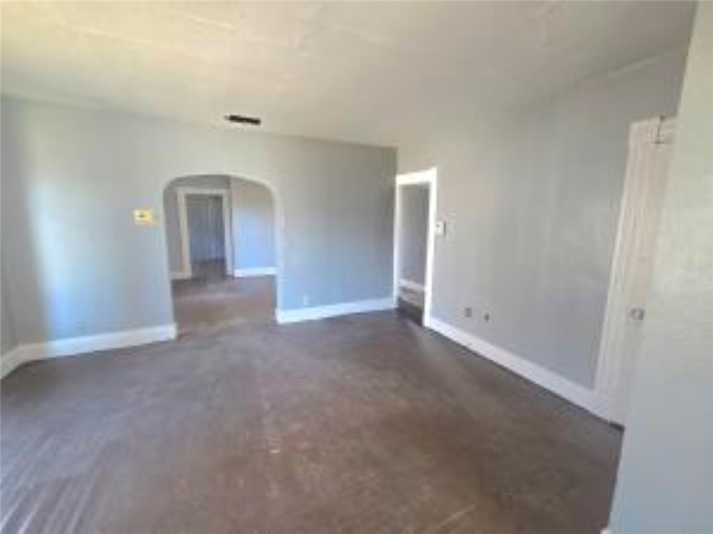 820 West North Street Springfield, OH 45504 - Photo 6 of 20 This versatile interior space offers a neutral palette, awaiting your personal touch.