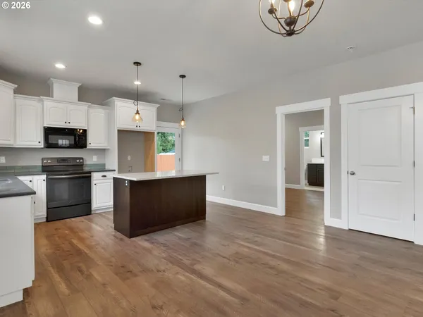 $399,900 | 355 Southeast Juniper Street, Mill City, OR 97360