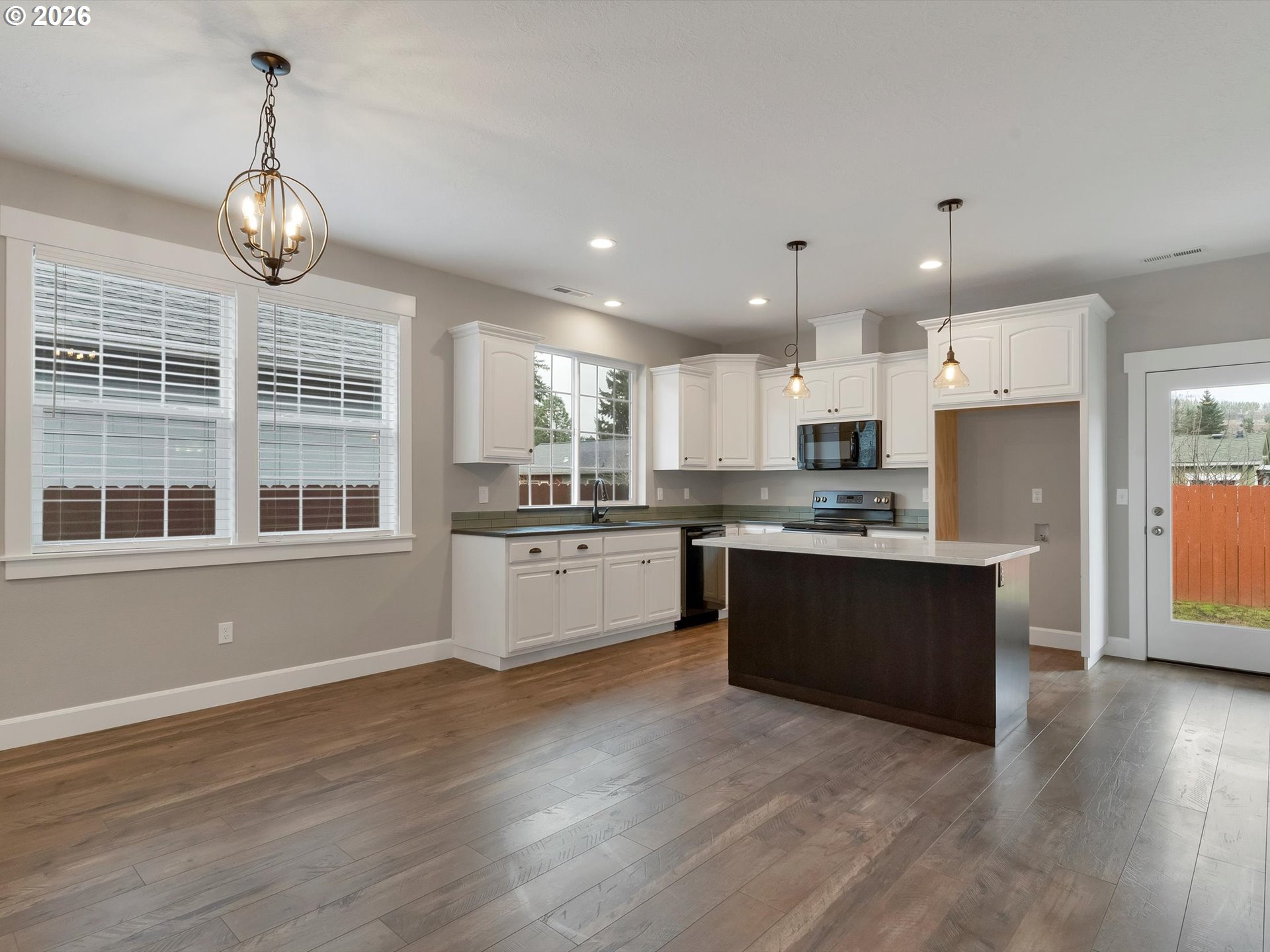 355 Southeast Juniper Street Mill City, OR 97360 - Photo 5 of 36