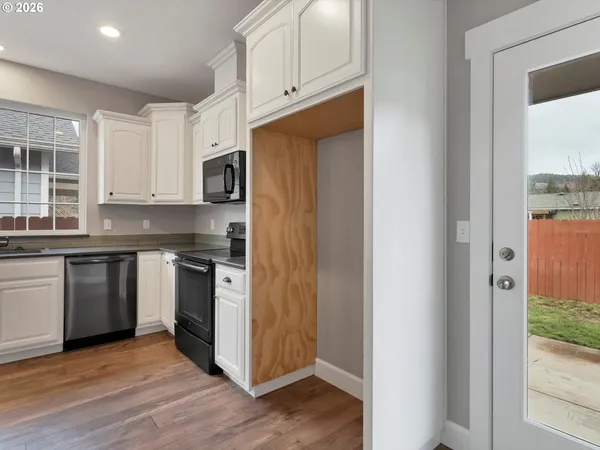 $399,900 | 355 Southeast Juniper Street, Mill City, OR 97360
