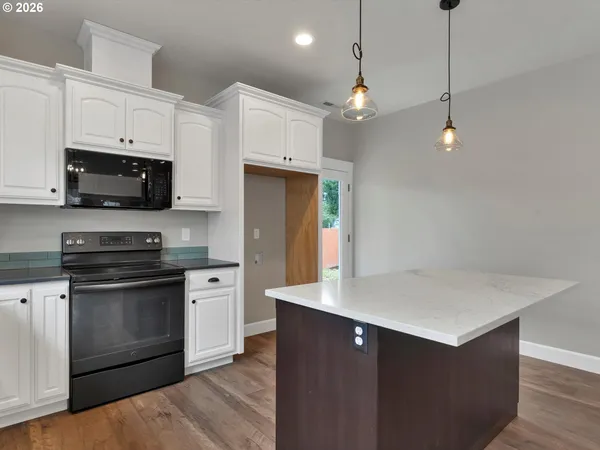$399,900 | 355 Southeast Juniper Street, Mill City, OR 97360