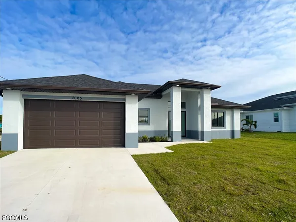 $379,900 | 2005 Southwest 2nd Terrace, Cape Coral, FL 33991