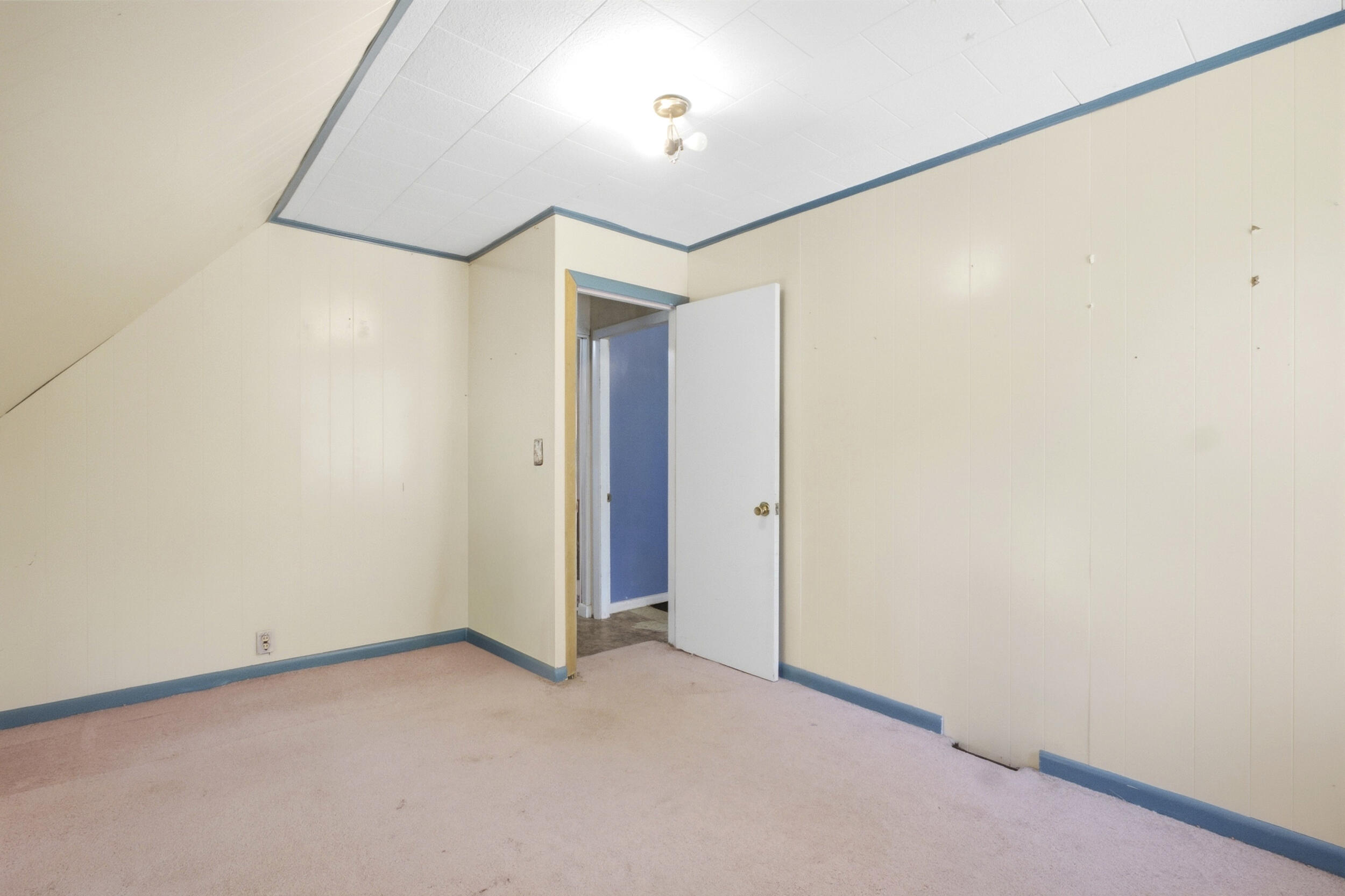 808 Royalsborough Road Durham, ME 04222 - Photo 26 of 51 808_royalsborough_rd-interior-24