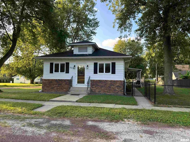 $145,000 | 233 West South Street, Divernon, IL 62530