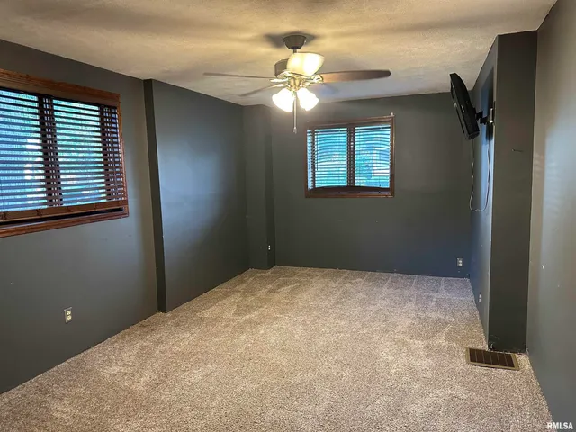 $145,000 | 233 West South Street, Divernon, IL 62530