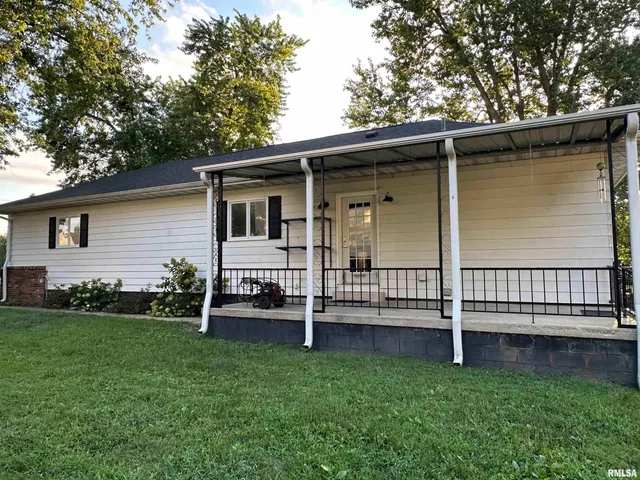 $145,000 | 233 West South Street, Divernon, IL 62530