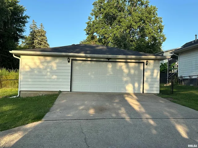 $145,000 | 233 West South Street, Divernon, IL 62530