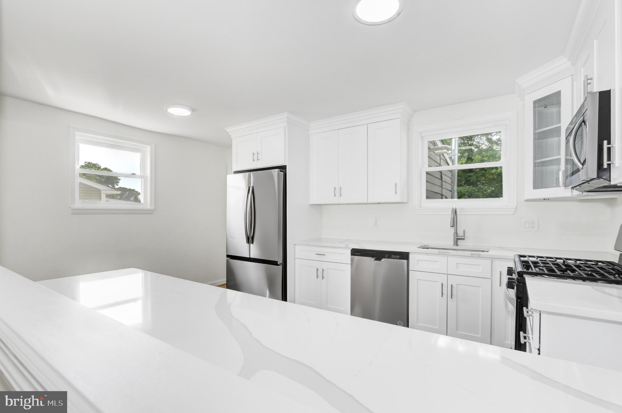 707 New Maple Road Pleasantville, NJ 08232 - Photo 3 of 31 Gallery Image 3