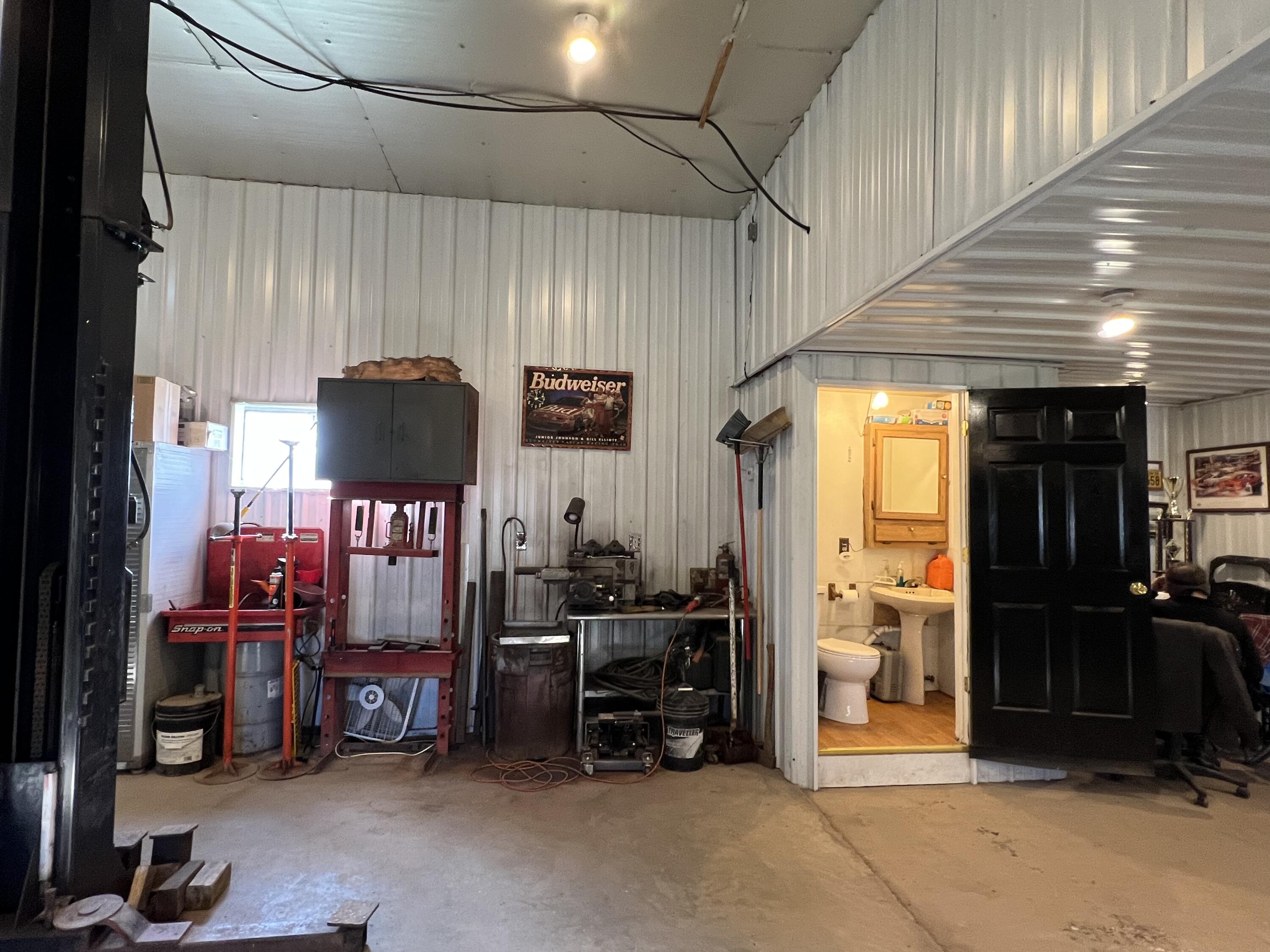 970 North Leaton Road Mount Pleasant, MI 48858 - Photo 13 of 37 24x70 garage 3