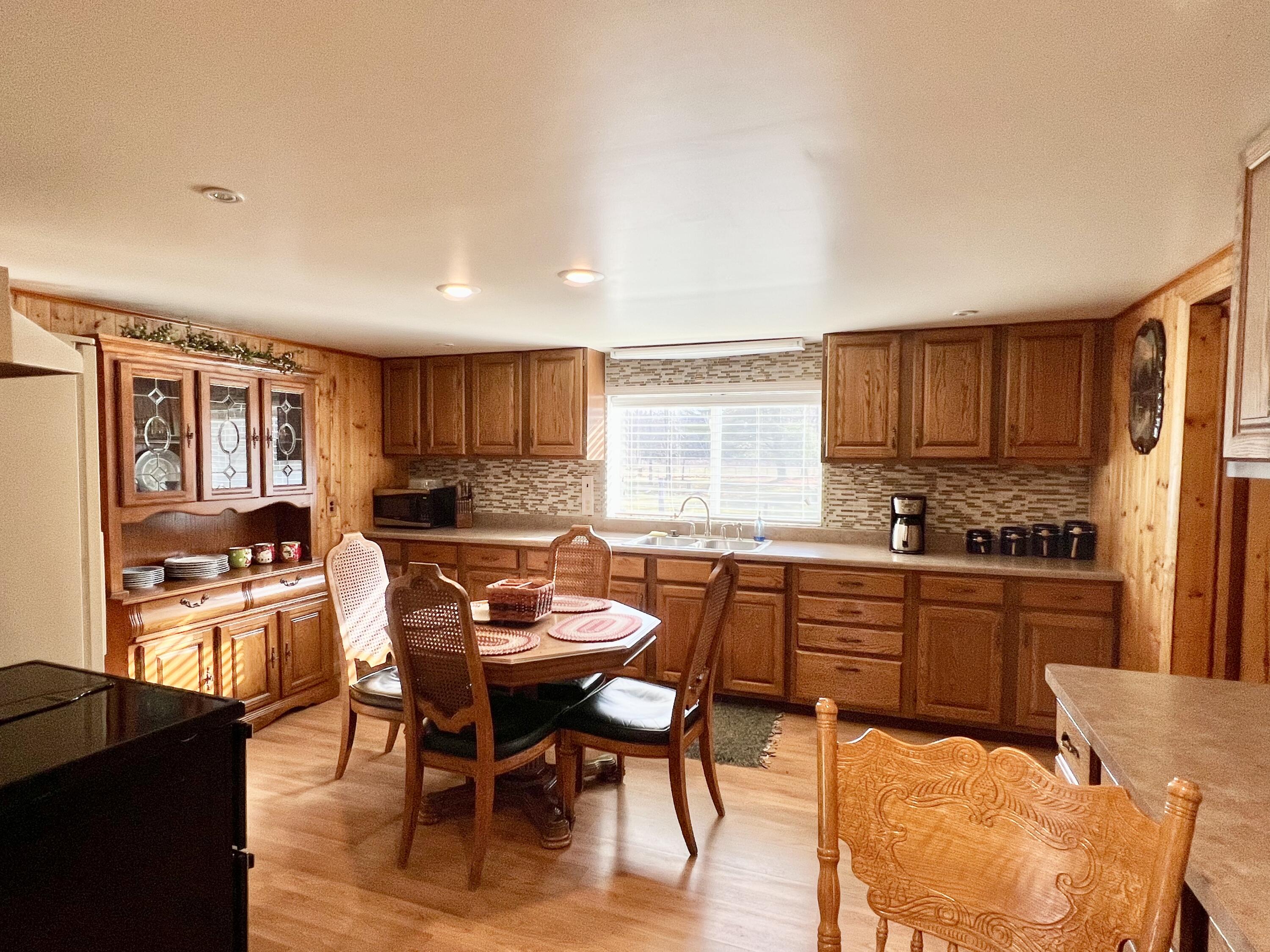970 North Leaton Road Mount Pleasant, MI 48858 - Photo 16 of 37 Kitchen 1
