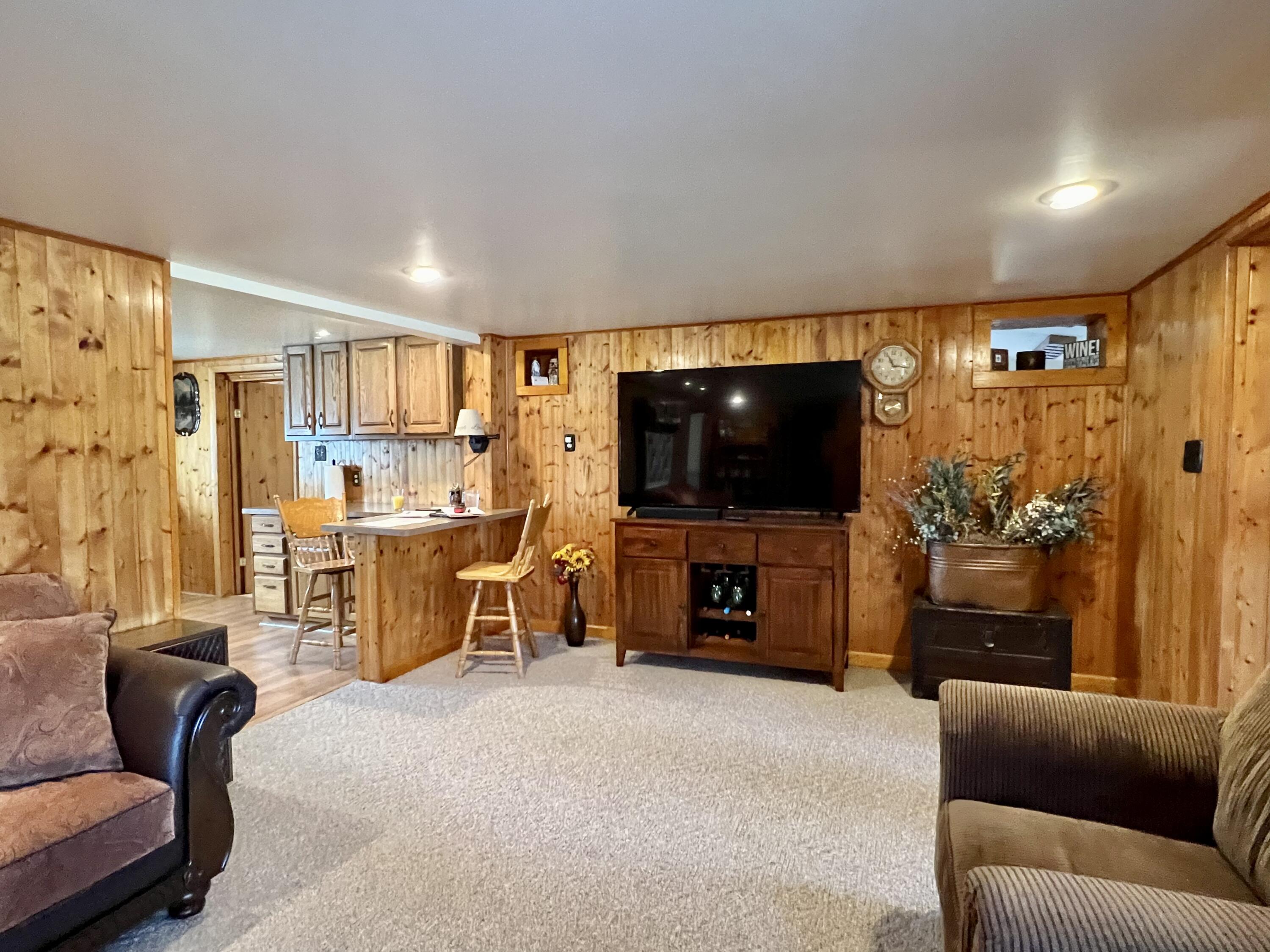970 North Leaton Road Mount Pleasant, MI 48858 - Photo 24 of 37 Living room facing kitchen