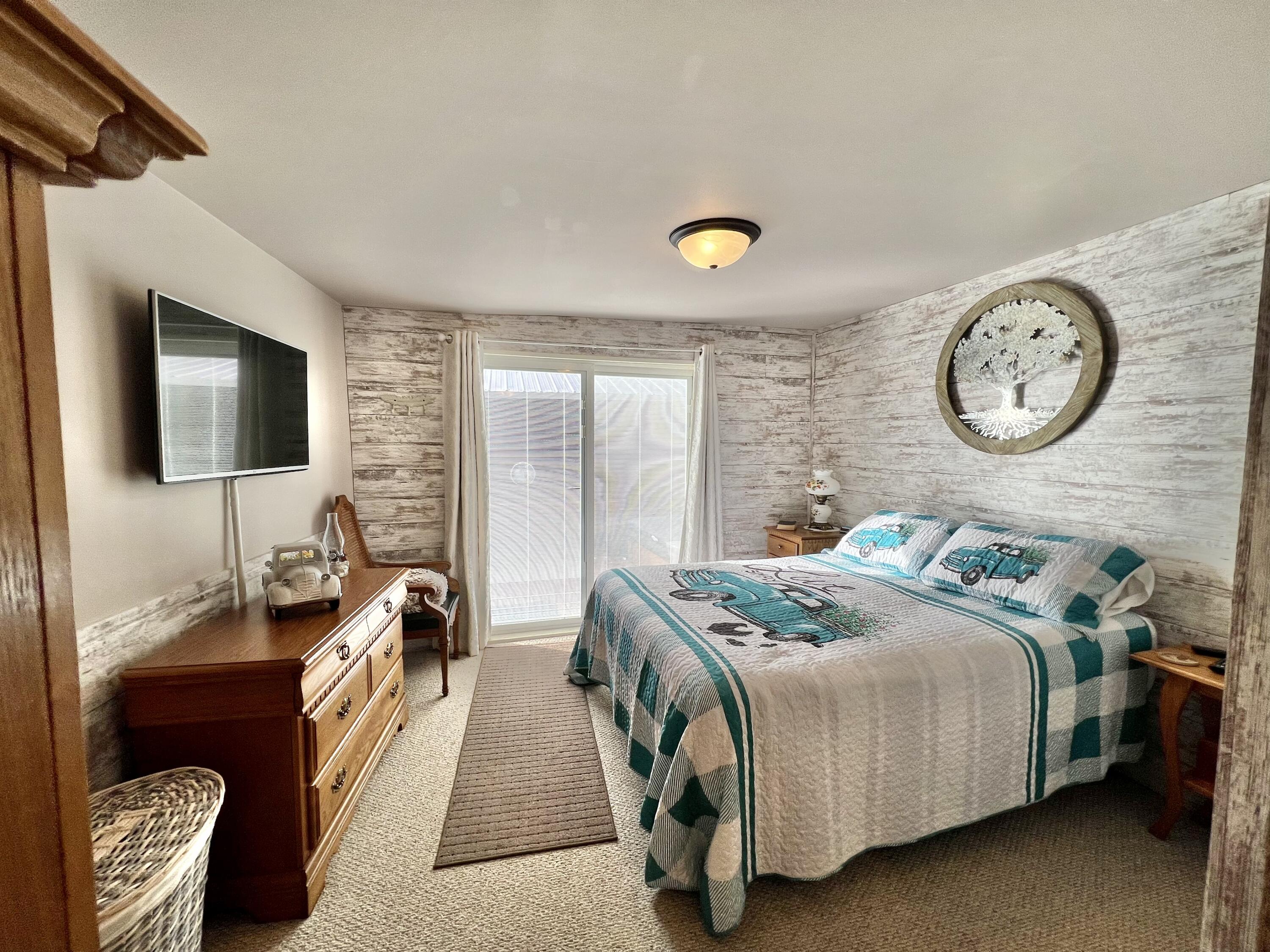970 North Leaton Road Mount Pleasant, MI 48858 - Photo 25 of 37 Master bedroom